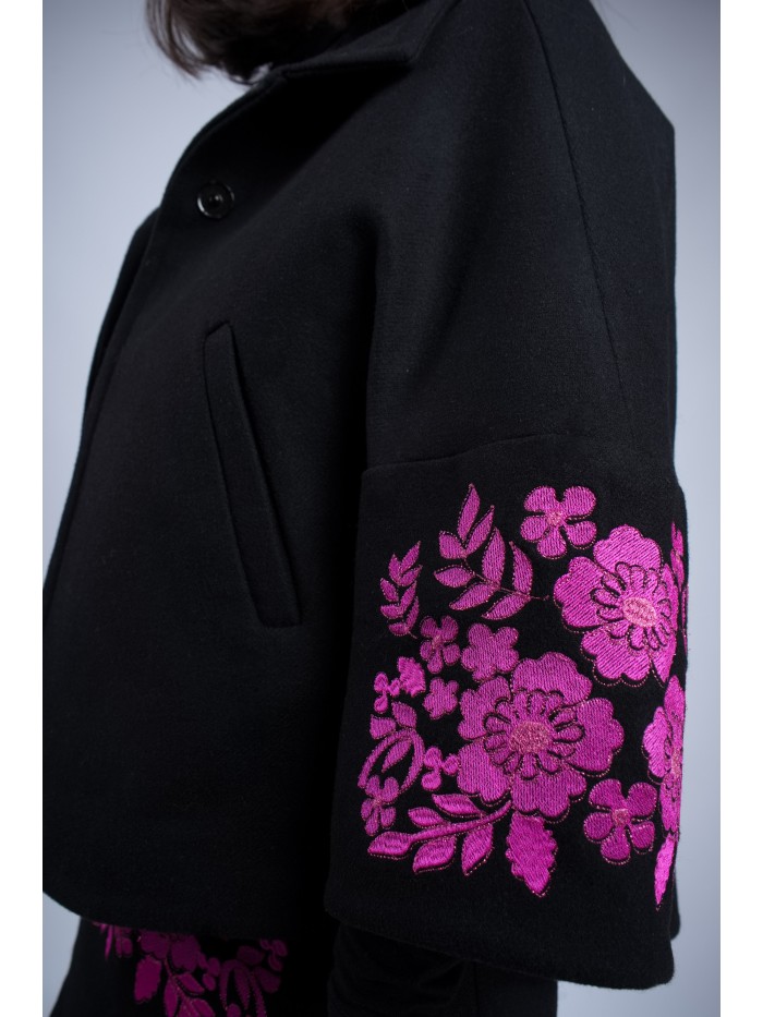 Jacheta din stofa de lana cu broderie fucsia